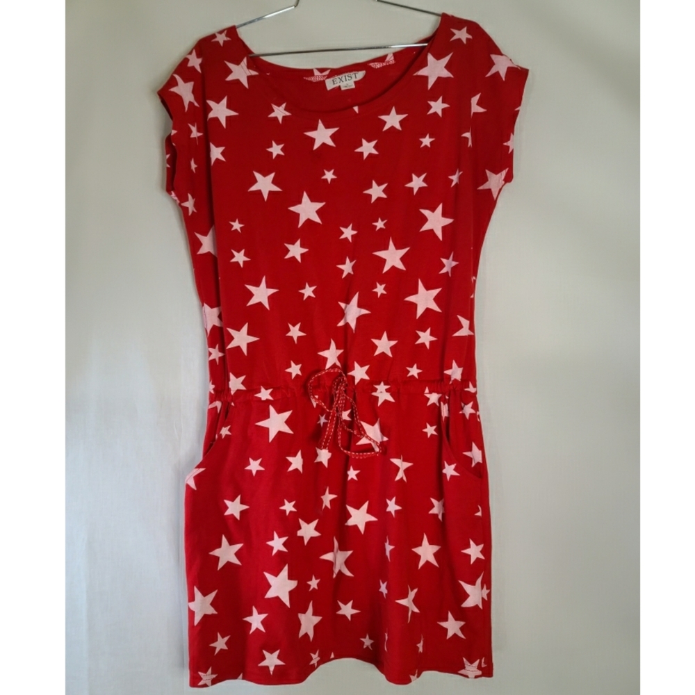 Red skirt jumper with stars